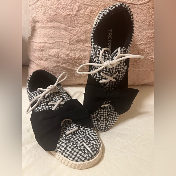 Worn Once! Tretorn B/W check Sneakers with Velvet Box - Picture 2 of 7